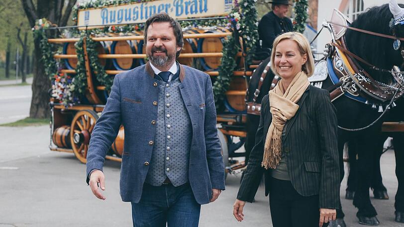Das Wirte-Paar von der kleinsten Augustiner-Gaststätte: Chris und Katrin Lehner.