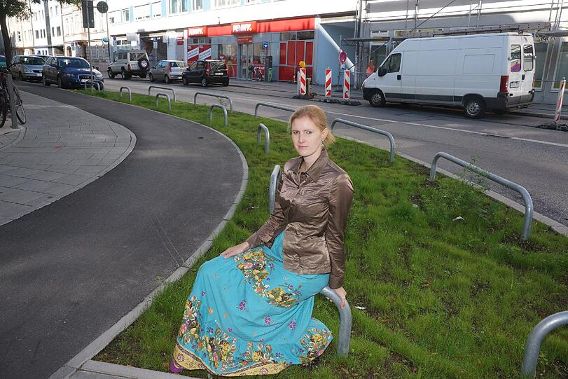 Svenja Jarchow (Grüne) fordert, in der Sandstraße nachzupflanzen.