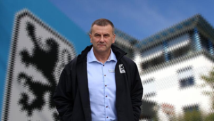 Manfred Paula ist derzeit Not-Geschäftsführer der insolventen KGaA. Nach AZ-Infos soll er mittelfristig Sportchef der neugegründeten TSV München von 1860 Spielbetriebs-GmbH werden. Manfred Paula ist derzeit Not-Geschäftsführer der insolventen KGaA. Nach AZ-Infos soll er mittelfristig Sportchef der neugegründeten TSV München von 1860 Spielbetriebs-GmbH werden.