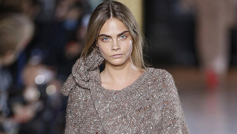 Auch Topmodel Cara Delevingne greift gerne zu Bronze-Puder