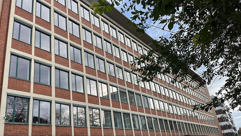 Das Steuer - und Kassenamt in der Herzog-Wilhelm-Straße. Hier bekommt man nicht automatisch mit, wenn sich Bürger ummelden.