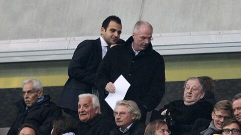 Sven-Göran Eriksson nimmt auf der Tribüne der Allianz Arena Platz, sieht das Spiel des TSV 1860 München gegen Paderborn