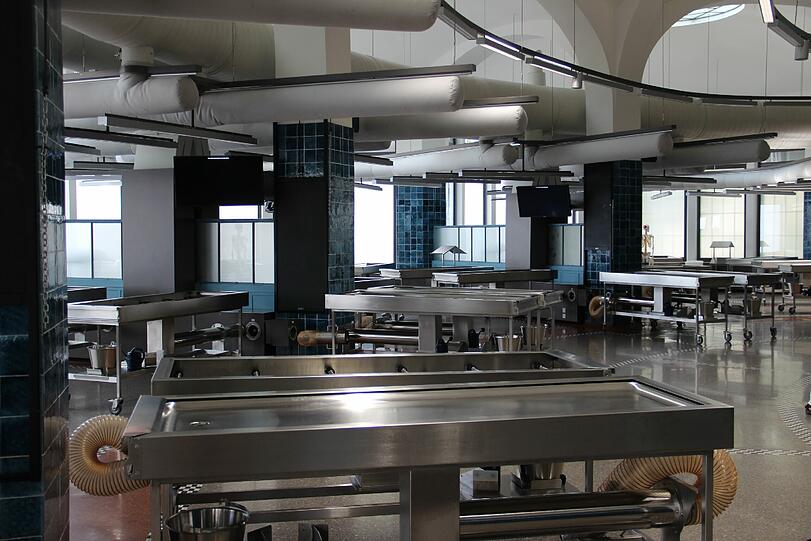 Der Saal muss konstant auf 20 Grad gekühlt werden. Dank morderner Kühltechnik kann er nun auch im Sommersemester genutzt werden.