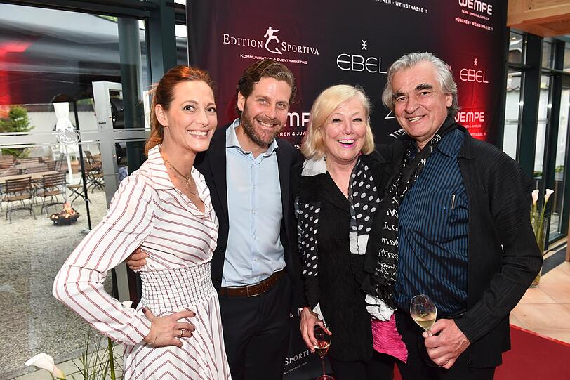 Philip Greffenius mit Frau Evelyn und Susanne Wiebe mit Karsten Temme