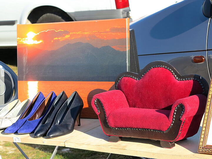 Sitzplatz mit Blick auf den Sonnenuntergang.