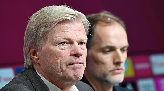 Bayerns Vorstandschef Oliver Kahn (l) hat den Druck auf das Team von Trainer Thomas Tuchel erhöht.