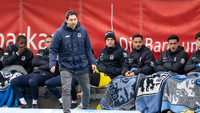 Sah eine schwache erste Hälfte seiner Löwen: Sechzig-Coach Argirios Giannikis.