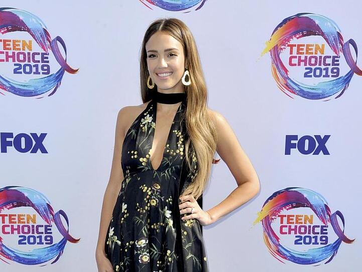 Schauspielerin Jessica Alba kam zur Verleihung der Teen Choice Awards.