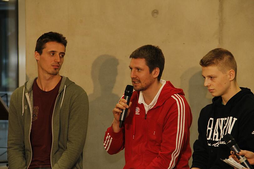 Bei der Diskussion mit den ehmaligen Sportlern der Schule plauderten diese über ihre Erlebnisse im Zusammenhang mit Sport und Schule aus dem Nähkästchen.