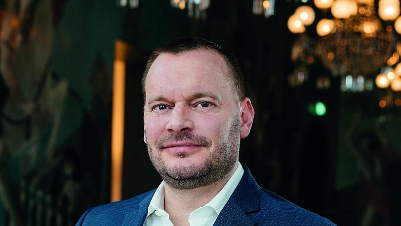 Der gebürtige Salzburger Karl Afred Schreiner tanzte in Graz und an der Wiener Staatsoper. Er begann früh zu choreografieren. Seit 2012 ist er Ballettdirektor des Gärtnerplatztheaters.