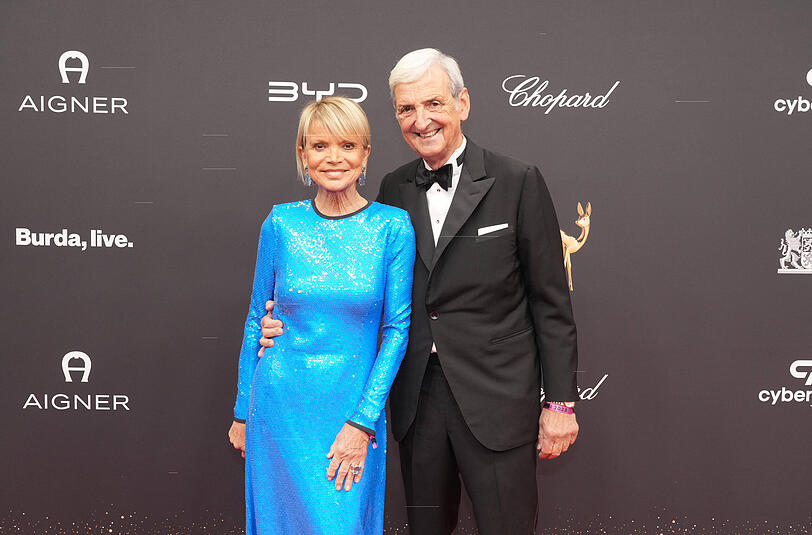 Uschi Glas und Ehemann Dieter Hermann: "Uschi strahlt einfach! Tolles Kleid, aber noch schöner fände ich es ohne die kleinen schwarzen Details. Aber sonst eben eine Grande Dame."