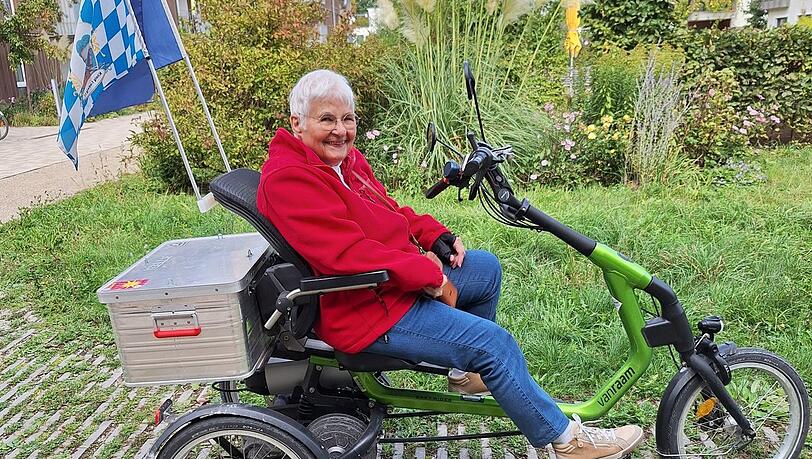 Rund 45 Minuten dauert die Fahrt von daheim ins Rathaus (mit Pausen): Gunda Krauss fährt seit Jahren E-Dreirad.