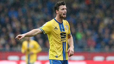 Quirin Moll im Trikot von Eintracht Braunschweig.