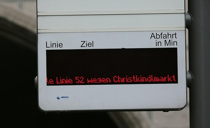 Wo heute noch zahlreiche Taxis, Busse und Räder verkehren sollen scohn bald nur noch Fußgänger gehen dürfen. Hier soll die Fußgängerzone künftig verlaufen, die Bilder.