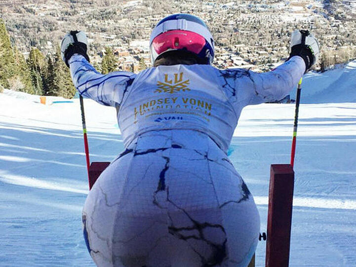 Verhüllt, aber dafür knackig: Ski-Ass Lindsey Vonn (31) lässt sogar über ihren Po auf Instagram abstimmen. Klar, dass sie nicht lange auf die Komplimente warten muss.
