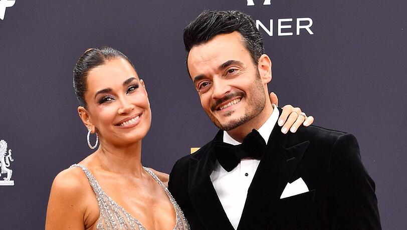 Jana Ina Zarrella und Giovanni Zarrella sind seit 2005 verheiratet. Jana Ina Zarrella und Giovanni Zarrella sind seit 2005 verheiratet.