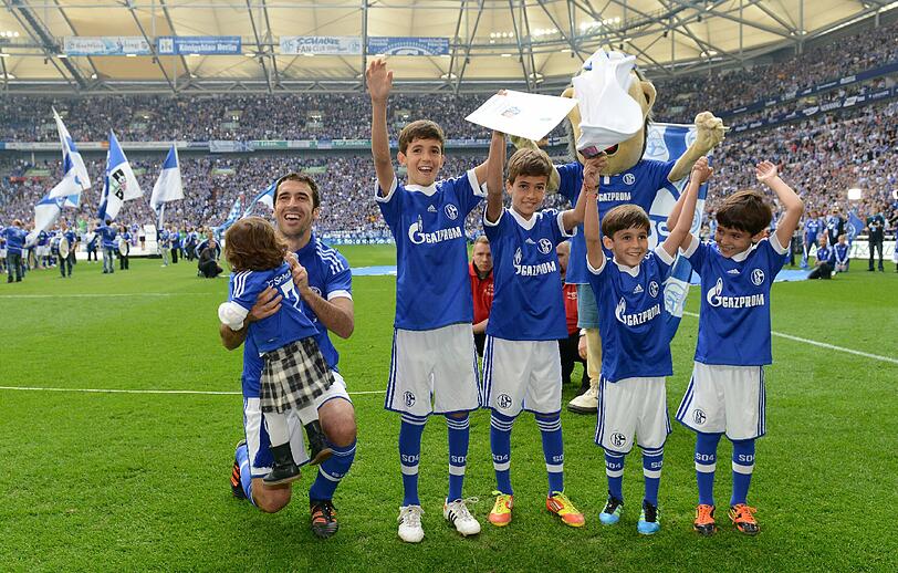 Raul und seine Kinder auf der Ehrenrunde.