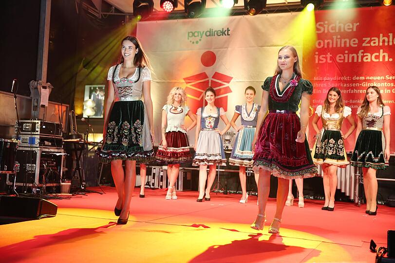 So schön kann nachtschwärmen sein: Die Schöne Münchnerin bei der Shoppingnacht 2018 auf dem Marienplatz. Die Bilder.