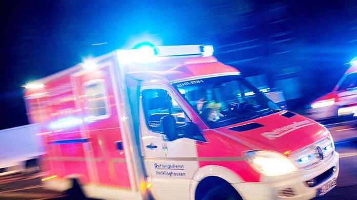 Der Mann verbrannte sich sein Gesicht und musste ins Krankenhaus gebracht werden. (Symbolbild)