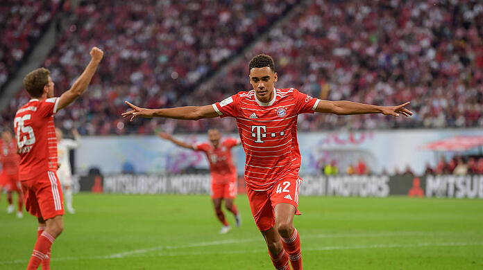 Jamal Musiala brachte die Bayern in Leipzig in Führung.