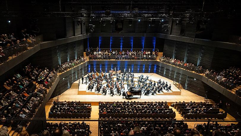 Die Münchner Philharmoniker beim Solidaritätskonzert für Münchens Partnerstadt Be'er Sheva in der Isarphilharmonie.