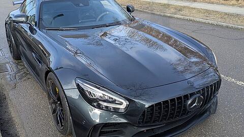 Die Zollfahnder stellten diesen Sportwagen eines mutma&szlig;lichen Rauschgifth&auml;ndlers sicher. Mit Drogengesch&auml;ften sollen zwei M&uuml;nchner ihren privaten Luxus finanziert haben.