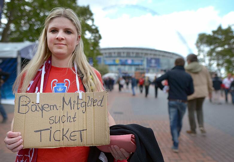 Warten auf den neuen "Klassiker": Bayern gegen Dortmund. Ein Spiel das ganz London elektrisiert. Die Bilder vor dem großen Finale.