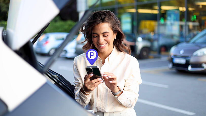 Ein Feierabendparkplatz lässt sich einfach übers Smartphone buchen. Ein Feierabendparkplatz lässt sich einfach übers Smartphone buchen.