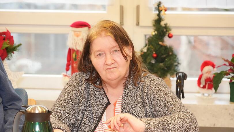 Angelika Oberlechner (73) ist mit ihrem Mann ins Heim gezogen. Erst hat sie seinen Tod verkraften müssen, jetzt muss sie raus. "Das ist schon gemein." Angelika Oberlechner (73) ist mit ihrem Mann ins Heim gezogen. Erst hat sie seinen Tod verkraften müssen, jetzt muss sie raus. "Das ist schon gemein."
