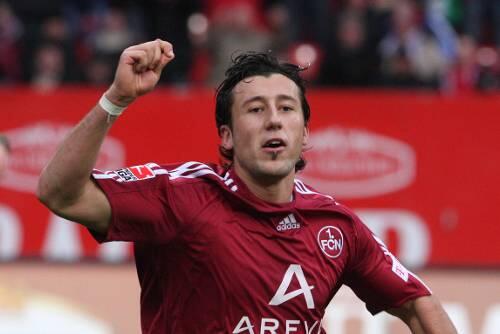 Keckes Club-Küken: Dominic Maroh hat wenig Respekt vor dem Ex-Nationalspieler der Löwen, Benni Lauth.