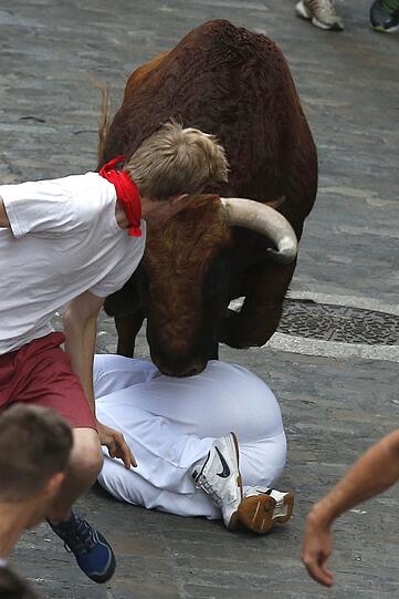 Stierhatz brutal: Aktuelle Bilder aus Pamplona.