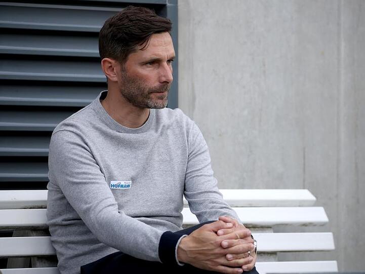 Der Fürther Trainer Stefan Leitl. Foto: Daniel Karmann/Archivbild