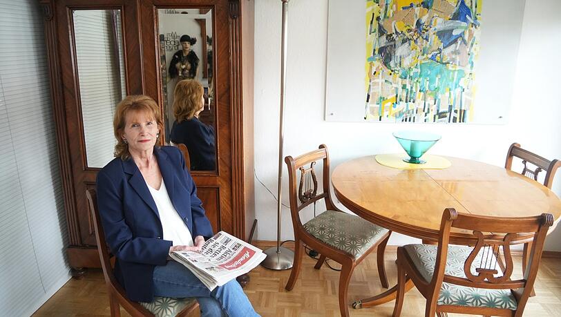 Helga K. in ihrer geliebten Wohnung. Sie muss ihr Zuhause nach 50 Jahren verlassen – die Vermieterin will selbst einziehen.