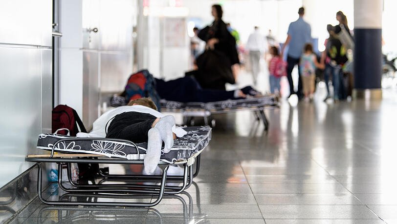 Das Chaos am Flughafen hat rund 32.000 Reisende betroffen. Das Chaos am Flughafen hat rund 32.000 Reisende betroffen.