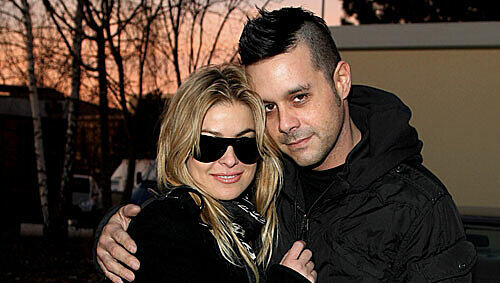Kuschel-Kurs: Carmen Electra und Rob Patterson. Kuschel-Kurs: Carmen Electra und Rob Patterson.