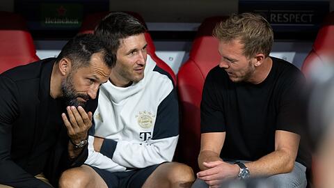 Das Ende einer Ära: Wenige Monate nach seinem Wunschtrainer Julian Nagelsmann (r.) musste auch Bayerns Sportboss Hasan Salihamidzic gehen.