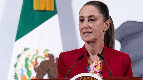 Pr&auml;sidentin Sheinbaum garantiert die Sicherheit der Fu&szlig;ballfans bei der WM. (Archivbild)
