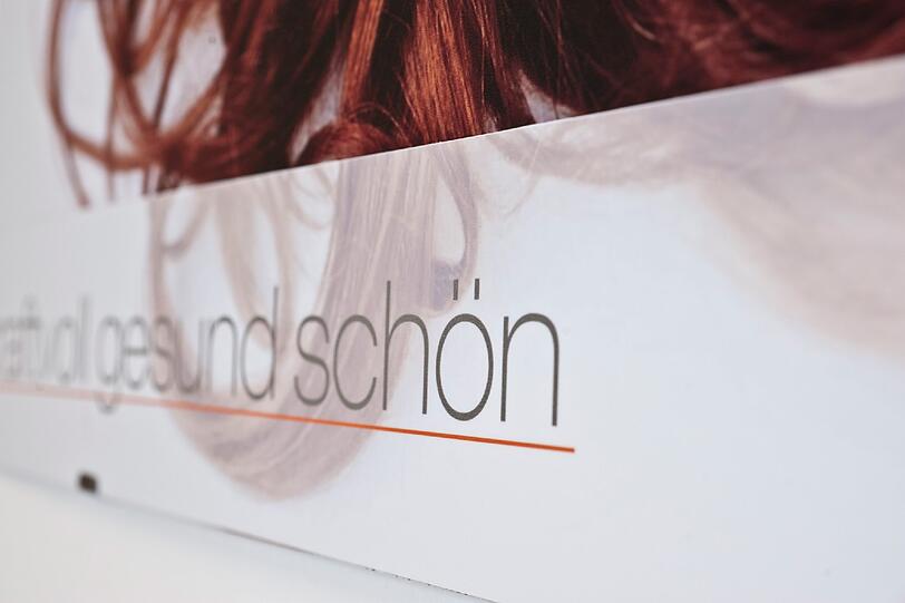 Savehair - die revolutionäre Laserbehandlung gegen Haarausfall.