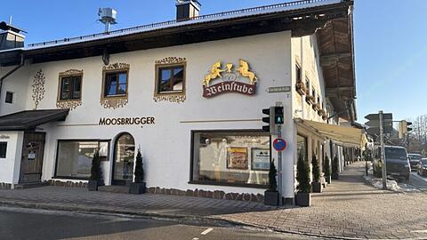 Die Weinstube in der Nördlichen Hauptstraße 6 in Rottach-Egern am Tegernsee. Die Weinstube in der Nördlichen Hauptstraße 6 in Rottach-Egern am Tegernsee.
