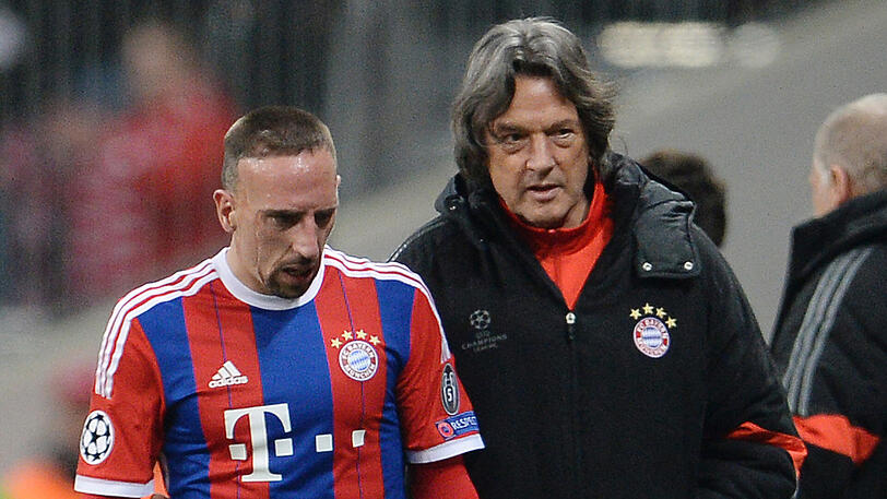 Hans-Wilhelm Mueller-Wohlfahrt (r.) war langjähriger Mannschaftsarzt des FC Bayern - hier mit Franck Ribéry.