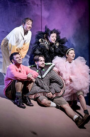 "Am Wiesnrand" von Stefanie Sargnagel im Volkstheater.