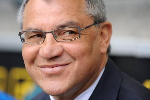 Grinst sich eins: Wolfsburgs Trainer-Manager Felix Magath.