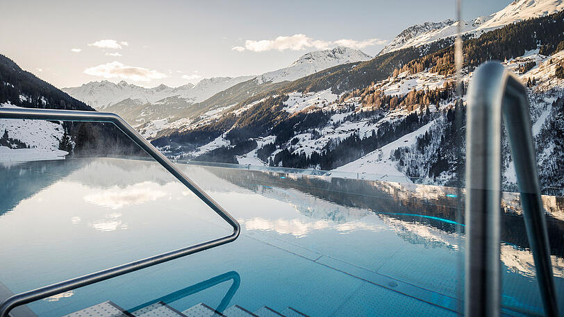 Das Chalet-Dorf Bergwiesenglück befindet sich im Ort See, mitten in einem der schönsten hoch alpinen Sommer- und Wintersportgebiete der Tiroler Alpen.
