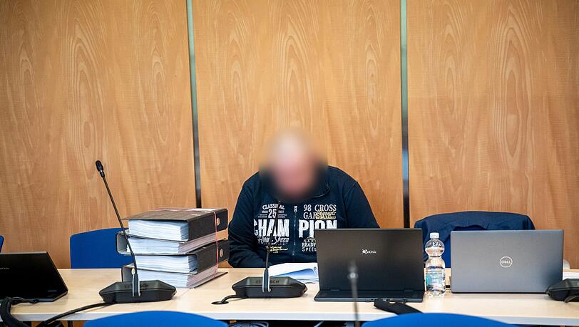 Der Angeklagte hat eingeräumt, die Frau mit einem Kabel erdrosselt zu haben. (Archivbild)