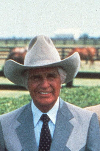 DAS OBERHAUPT: Vater Jock Ewing (Jim Davis). Er gründete Ewing Oil, baute die Firma zu einem florierenden Unternehmen aus. Jock stirbt bei einem Hubschrauberabsturz.