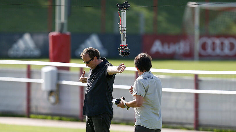 Test einer neuen Fly-Cam auf dem Trainingsgelände.