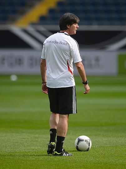 &bdquo;Ein Spiel gegen eine Klasse-Mannschaft wie
Argentinien ist ein guter Maßstab für die WM-Qualifikationsspiele im
September und Oktober&ldquo;, betonte auch Löw.