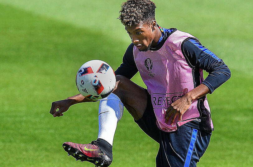 Kingsley Coman verletzt sich im Training der Nationalmannschaft.