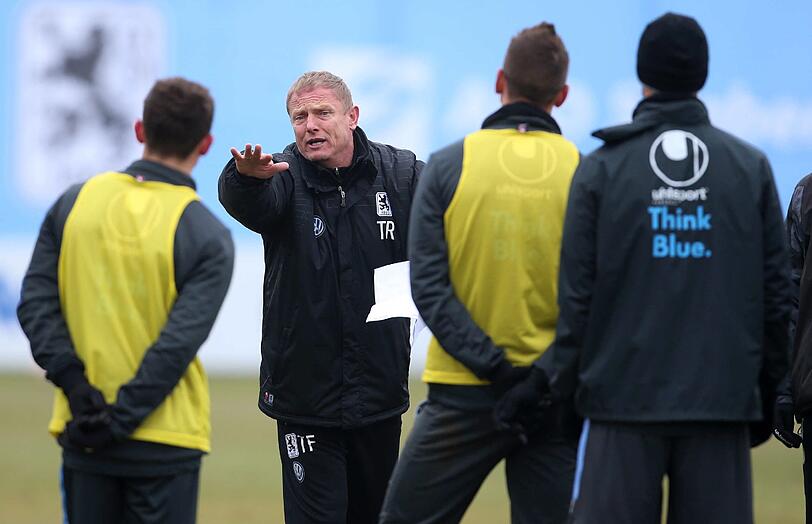 Vorstellung und Trainingseinheit: Tag 1 für Torsten Fröhling als neuer Cheftrainer der Löwen. Die Bilder.