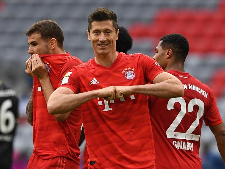 Dank seines Doppelpacks gegen Düsseldorf hat Bayerns Robert Lewandowski nun 300 Scorerpunkte in der Bundesliga auf dem Konto.